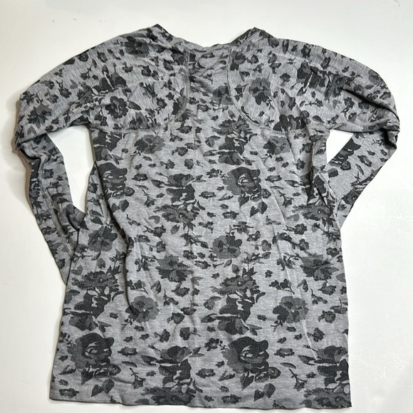 ATHLETA momentum long sleeve bundle!! - Picture 7 of 12